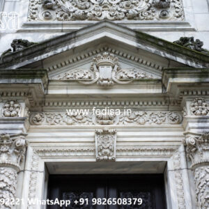 Classic House Design with Elegant Front Yard Ideas No-4698