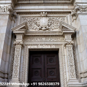 Classic House Design with Grand Front Elevation No-5560