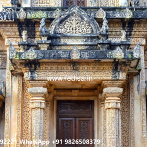 Classic House Design with Beautiful Wooden Details No-5562