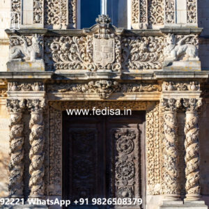Classic House Design with Elegant Balcony Concepts No-5564