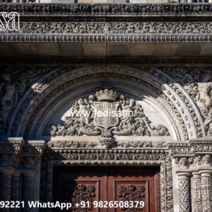 Traditional Classic House Design with Rich Decor No-5585