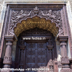 Classic House Design with Rich Traditional Charm No-6136