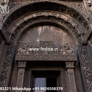 Classic Villa Design with Spacious Luxury Bedrooms No-7156